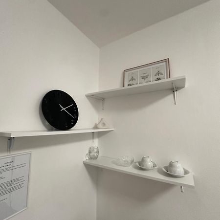 Room 1 Km From Center Bratislava Bagian luar foto
