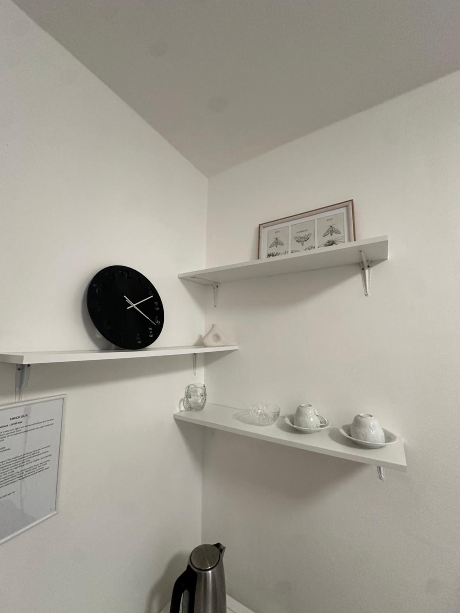 Room 1 Km From Center Bratislava Bagian luar foto